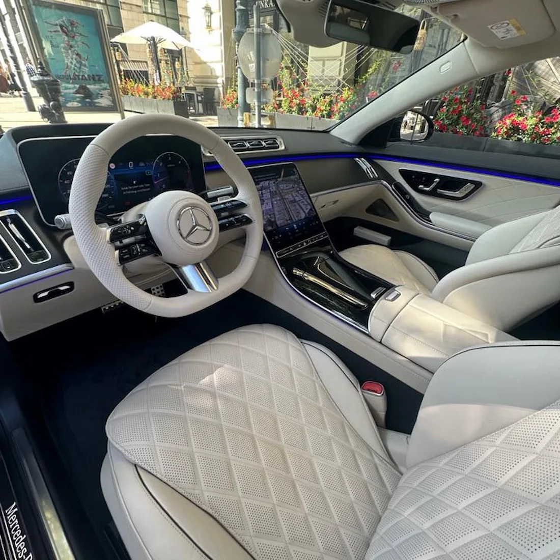Mercedes-Benz S-Class
Mercedes S-Class Chauffeurservice
Mercedes S-Class Limousine mieten
Mercedes S-Class Flughafentransfer
Mercedes S-Class Deutschland