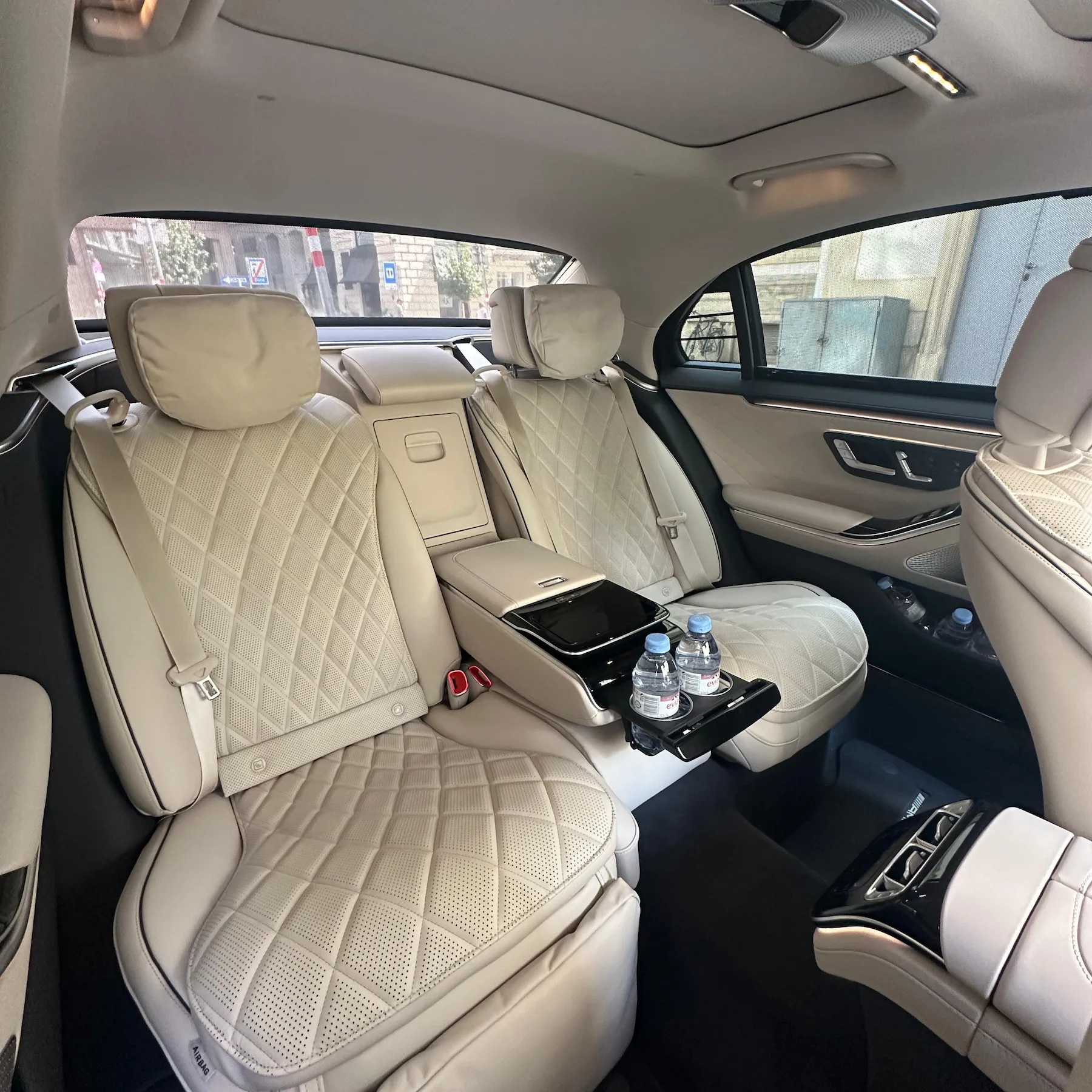 Mercedes-Benz S-Class Mercedes S-Class Chauffeurservice Mercedes S-Class Limousine mieten Mercedes S-Class Flughafentransfer Mercedes S-Class Deutschland